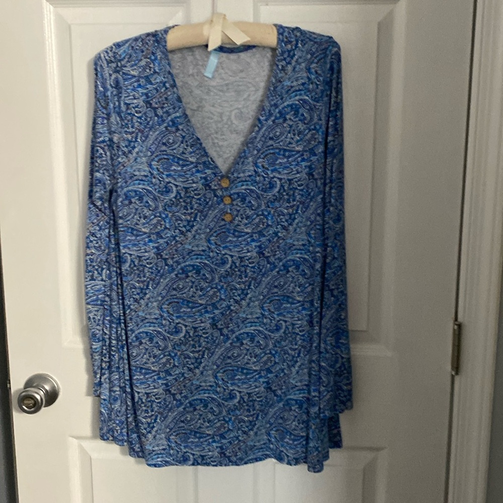 Long sleeve knit tunic.